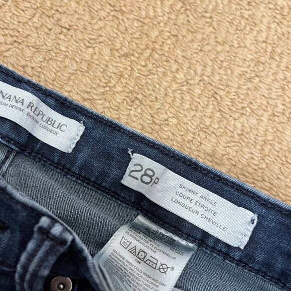 Banana Republic Skinny Ankle Jeans – 28P - Picture 4 of 9